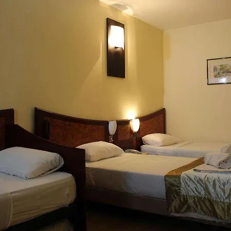 Eurohotel Paris Nord ホテル 2*